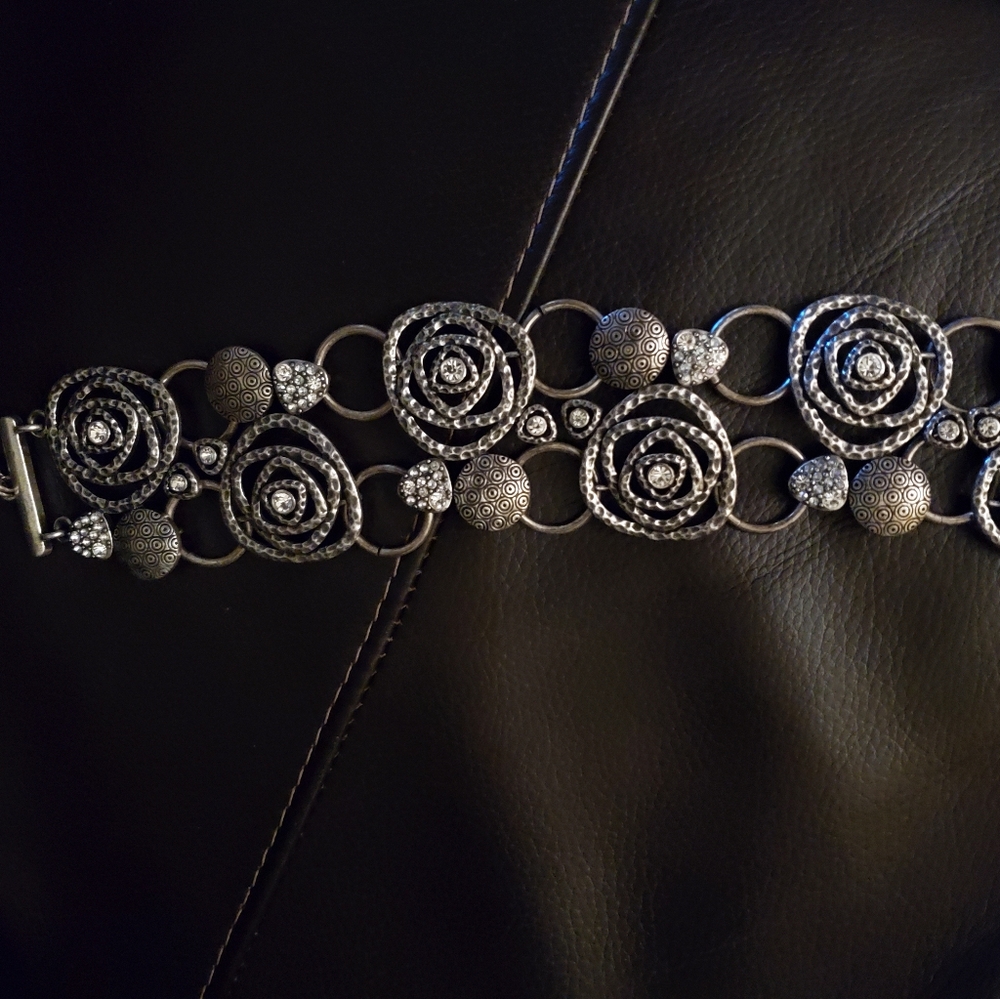 Beautiful Rose like Pattern Chain Belt - Picture 3 of 3